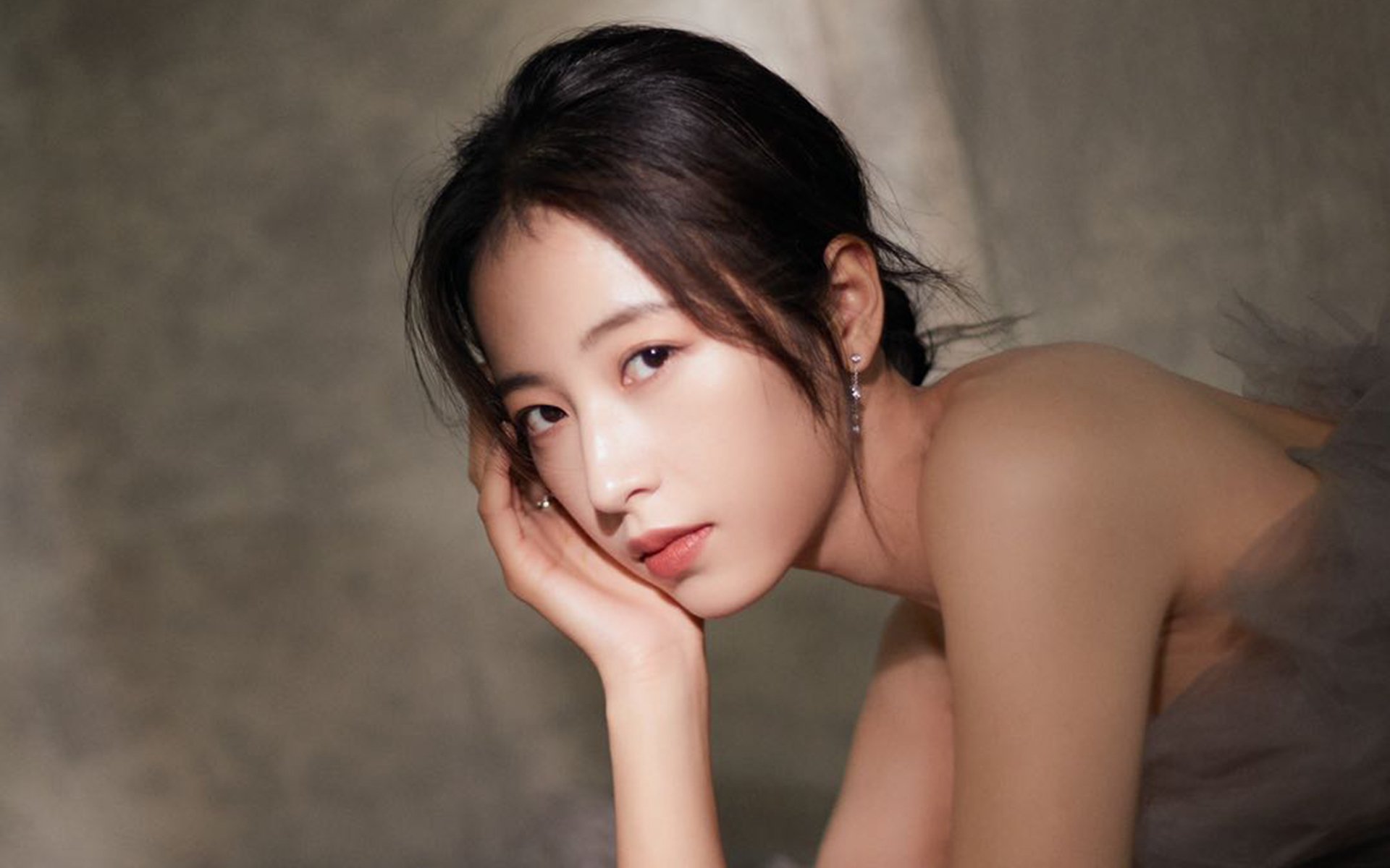 “英超末轮在即,胜负悬念牵动人心”,“英超”