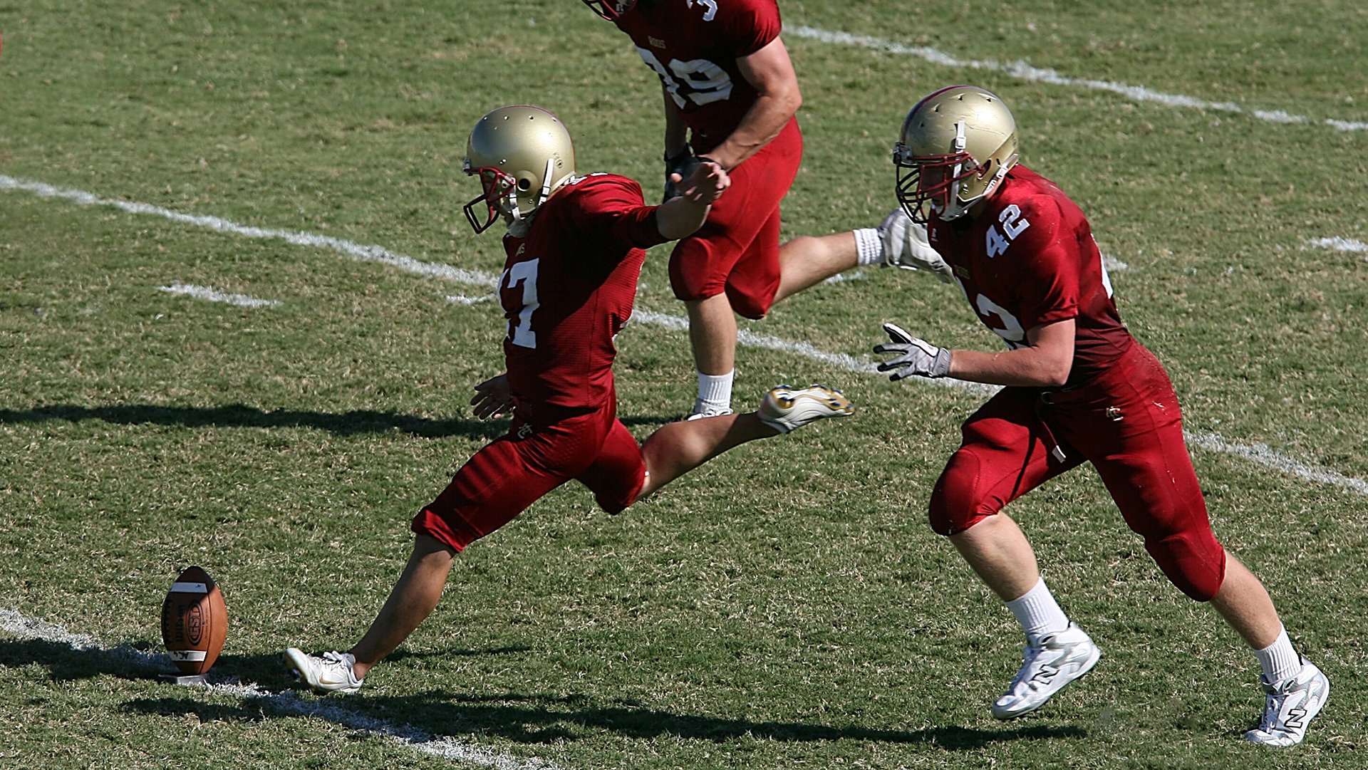 北京首钢球队防守强度提升，北京首钢队队长是谁