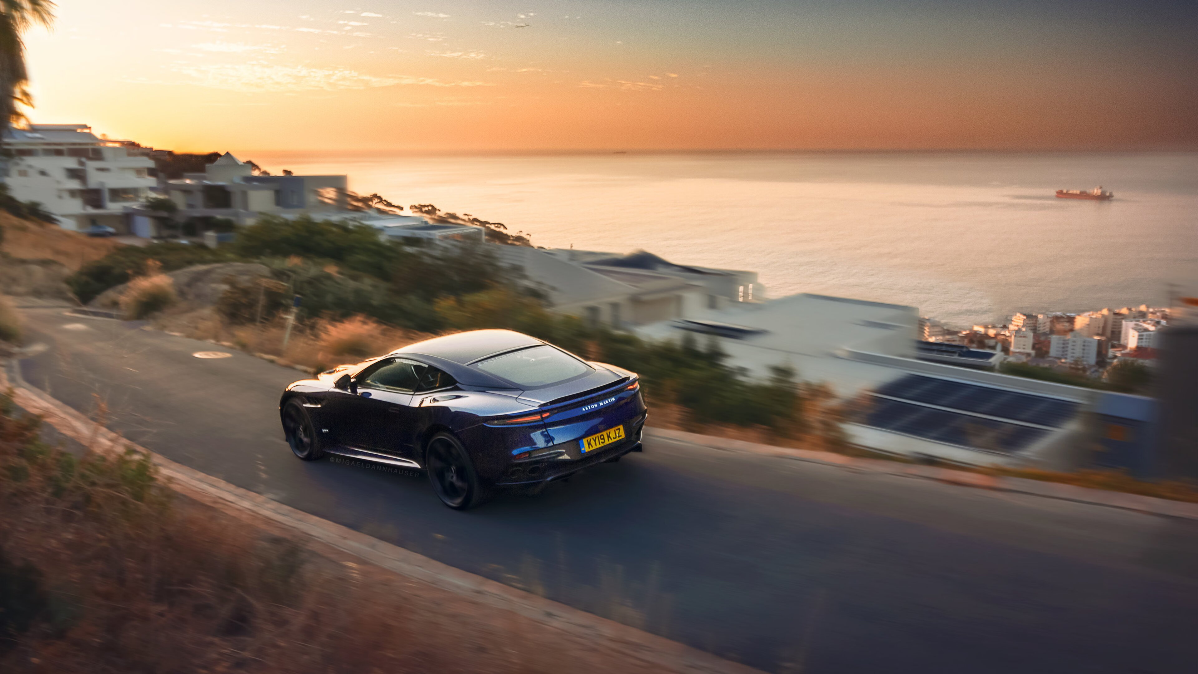 b体育电竞-场边加装高清摄像头采集战术数据提供精准比赛复盘素材