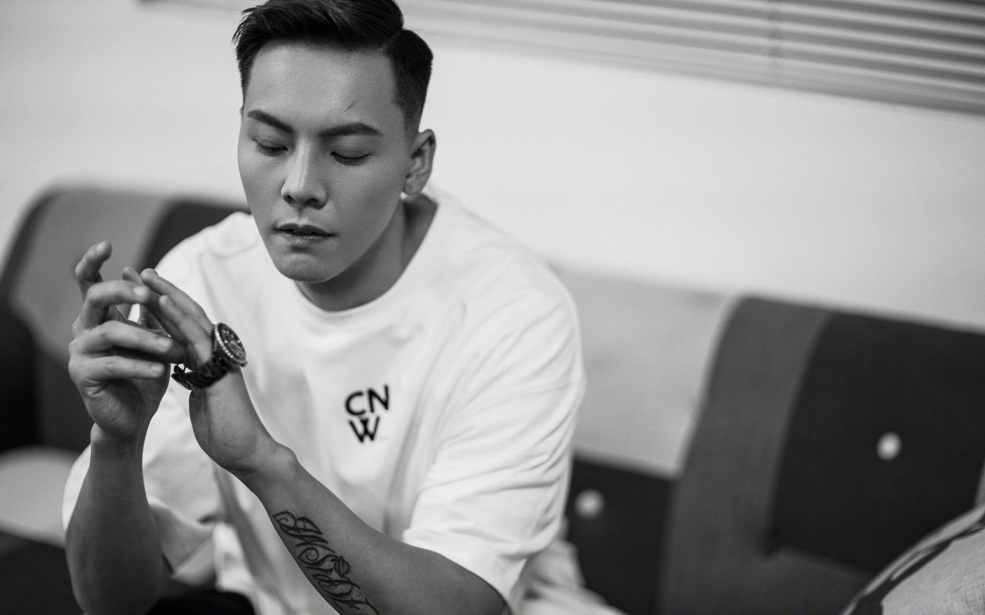 跳水动作标准比利时稳步晋级，跳水比分怎么算的