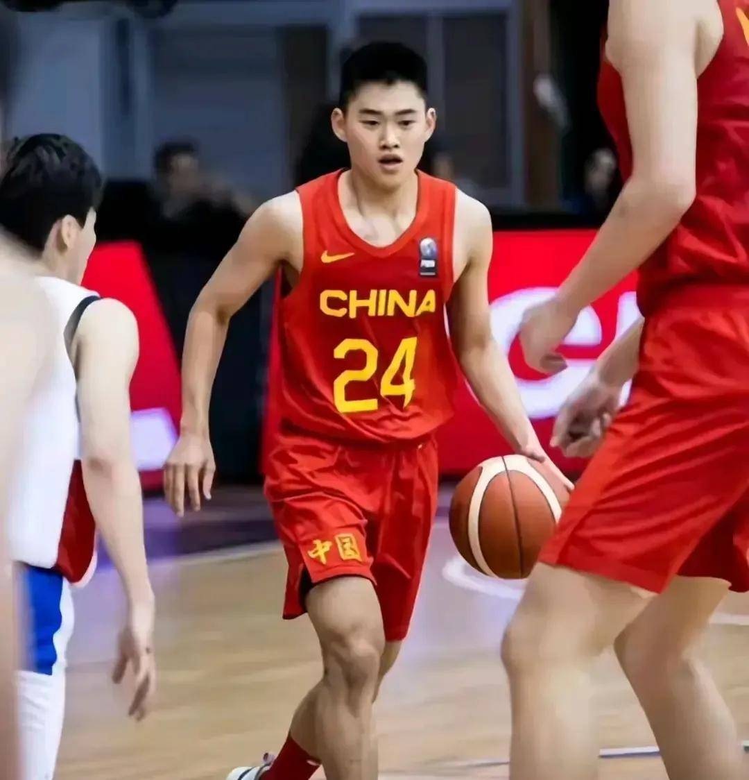 B体育官方网址：中国男篮热身赛观察：新阵容的化学反应与问题的简单介绍
